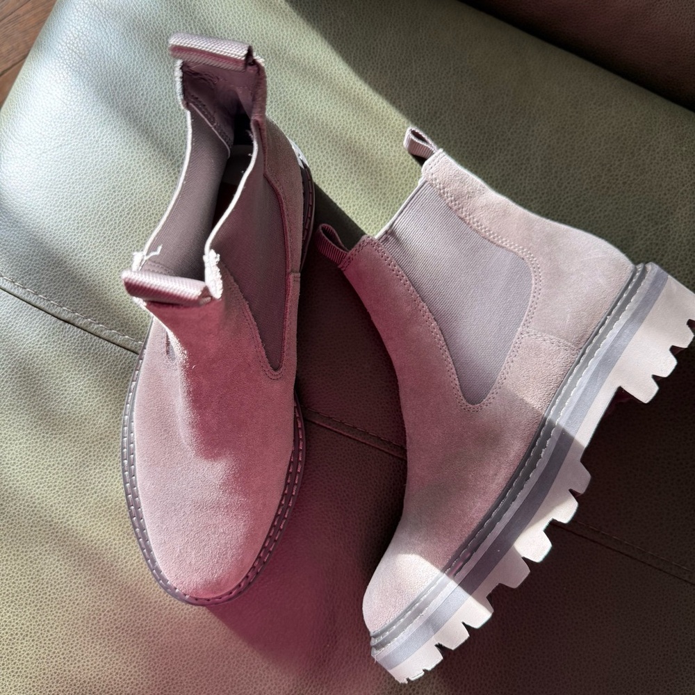 Dolce Vita Grey Suede Ankle Booties Lug Sole Size 7.5